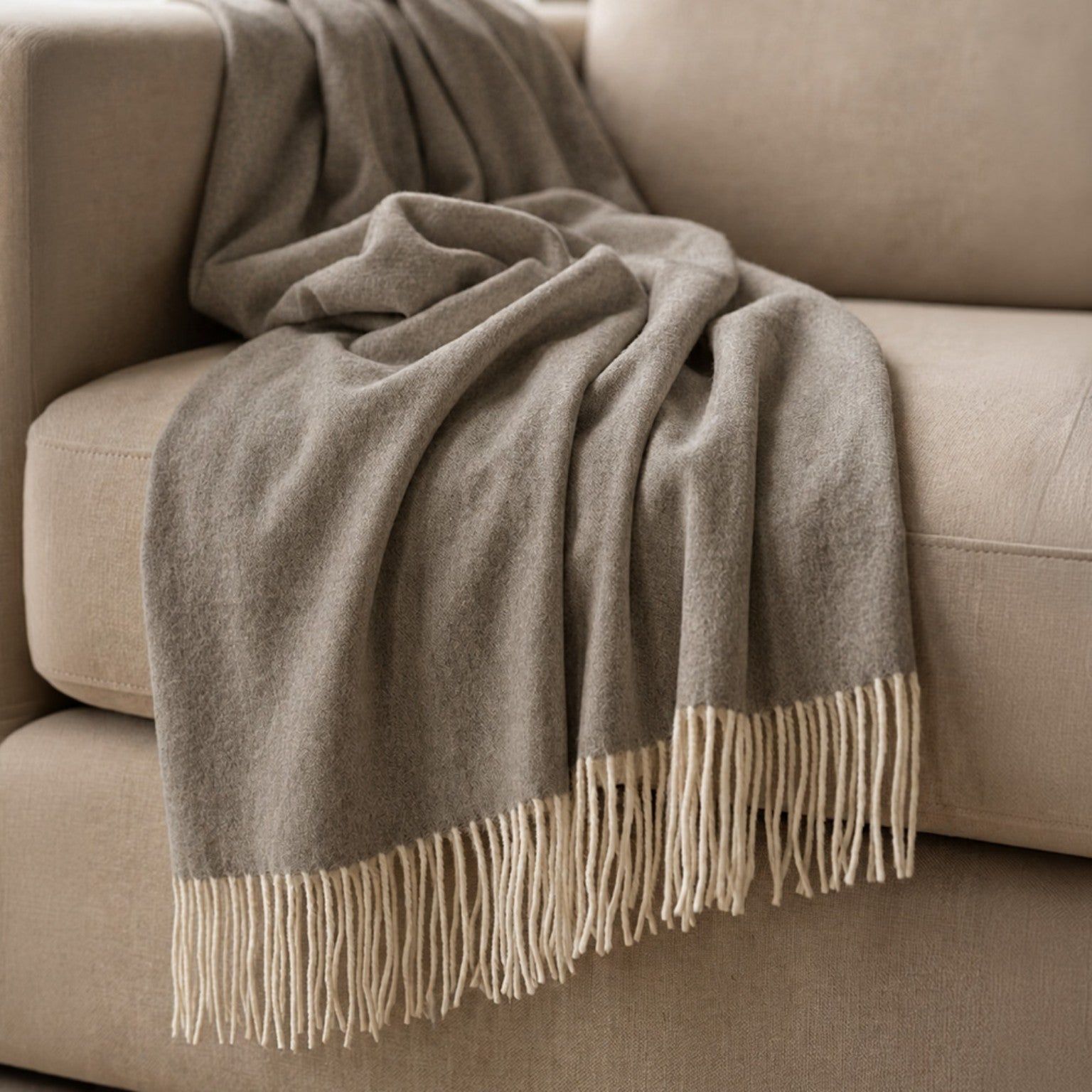 Werpdeken 130x170 cm Cotton Blend Taupe | Lichtgewicht Deken 250 g/m² voor Bank en Bed