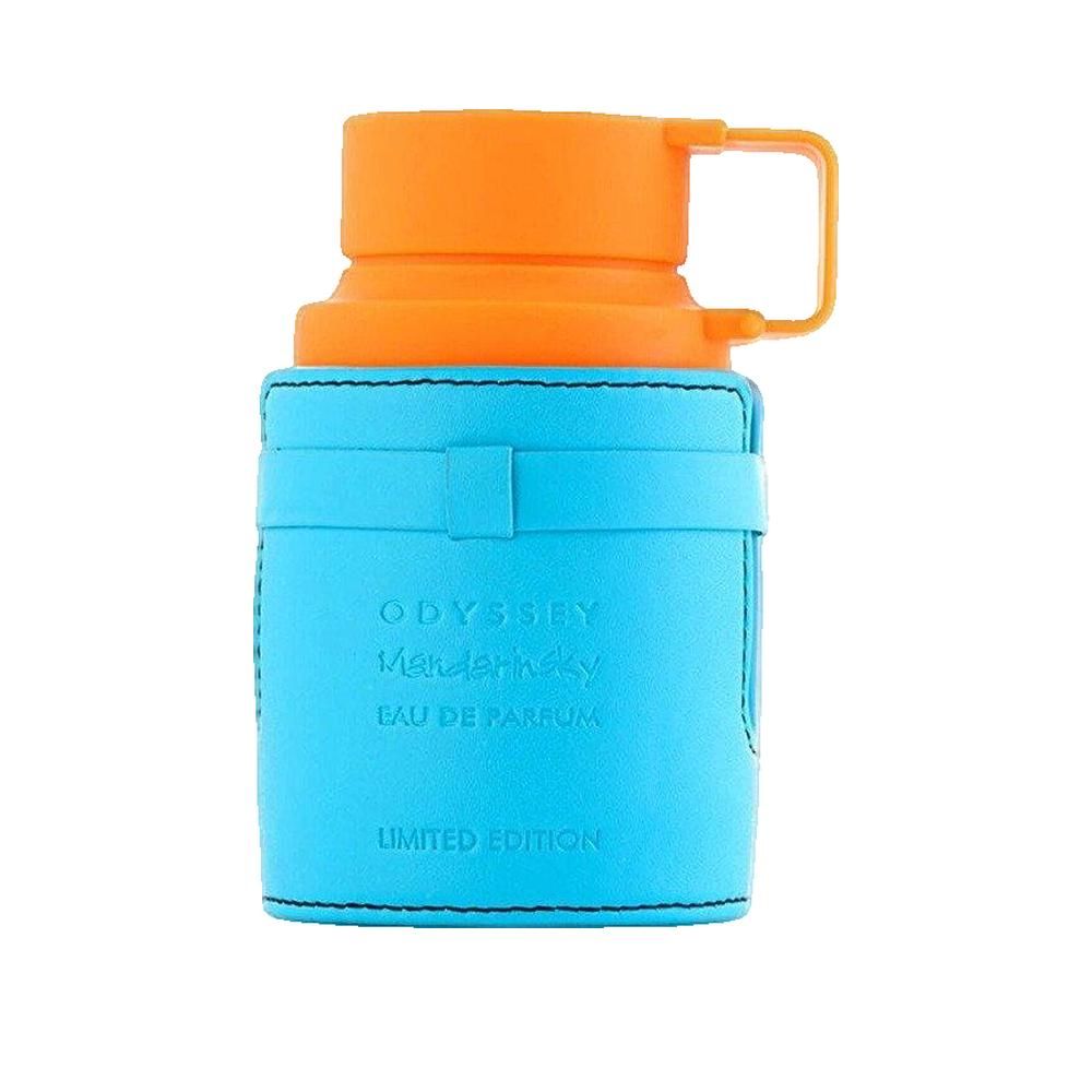 Flacon turquoise avec bouchon orange. Inscription: Odyssey Mandarin Sky Eau de Parfum. Édition limitée.