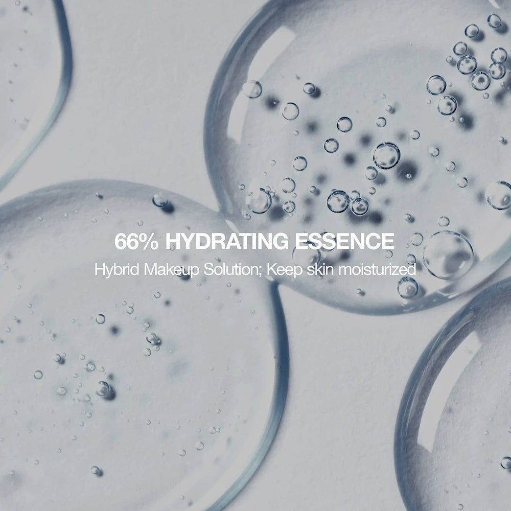 Substance claire et gélifiée avec bulles. Texte: 66% HYDRATING ESSENCE. Hybrid Makeup Solution; Keep skin moisturized.