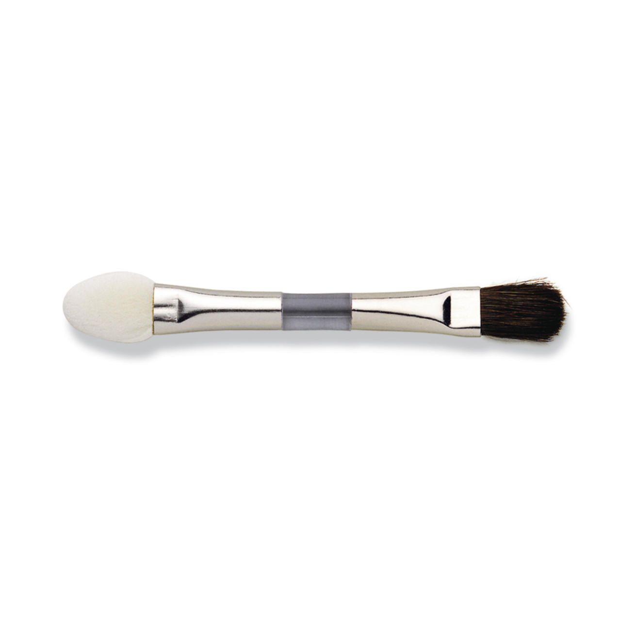 Pinceau de maquillage double. Une extrémité éponge, l'autre avec des poils foncés. Manche argenté avec section grise.