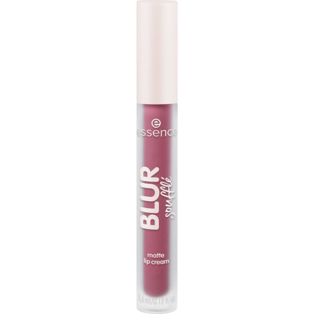 Roze lipcrèmetube met witte dop. Opschrift "BLUR soufflé matte lip cream" en "essence".