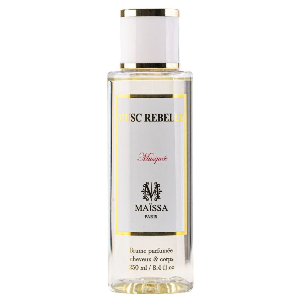 Flacon de brume parfumée. Étiquette blanche avec texte: Musc Rebel, Maïssa Paris. Contient: Brume parfumée cheveux & corps.