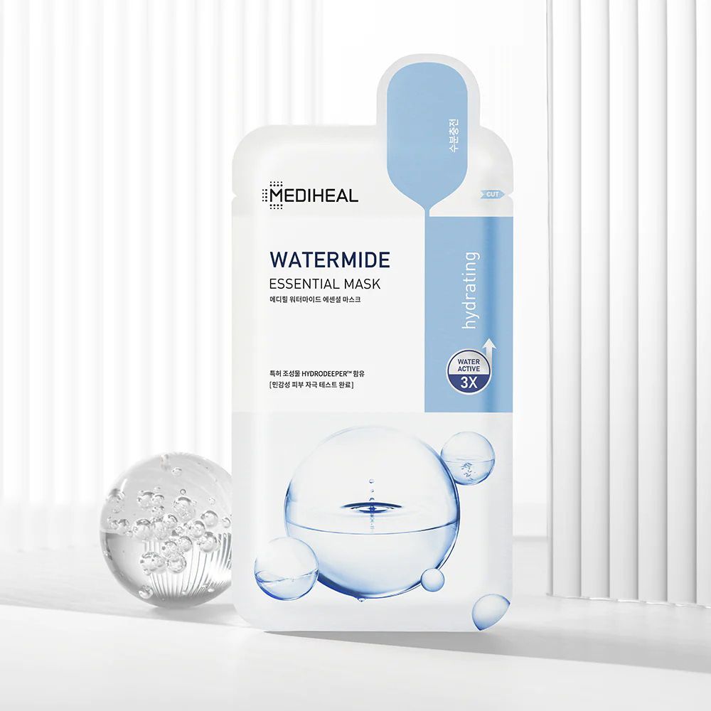 Emballage de masque facial blanc et bleu. Texte: MEDIHEAL WATERMIDE ESSENTIAL MASK. Hydratant. Water Active 3X. Sphère.