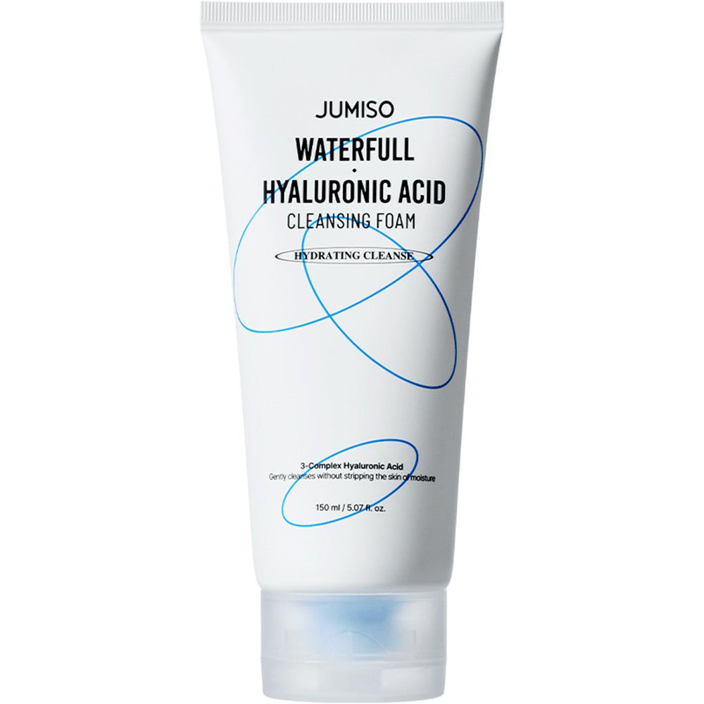 Un tube de nettoyant moussant. Texte : JUMISO Waterfull Hyaluronic Acid Cleansing Foam. 150 ml / 5.07 fl. oz.