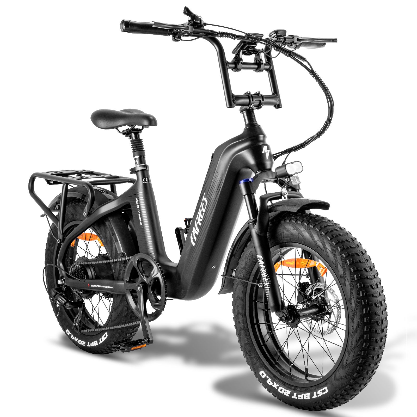 Zwarte e-bike met brede banden, bagagerek en FAFREES-logo. Vooraanzicht.
