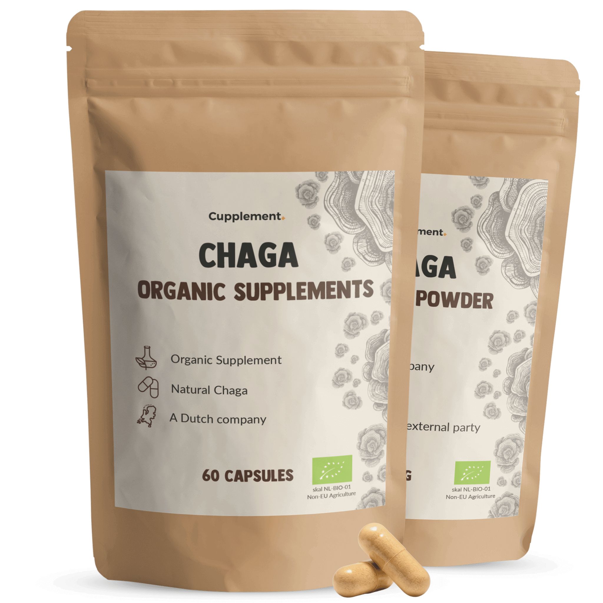 Twee zakjes Cupplement Chaga capsules. Opschrift: Chaga Organic Supplements, 60 capsules. Twee capsules ernaast.