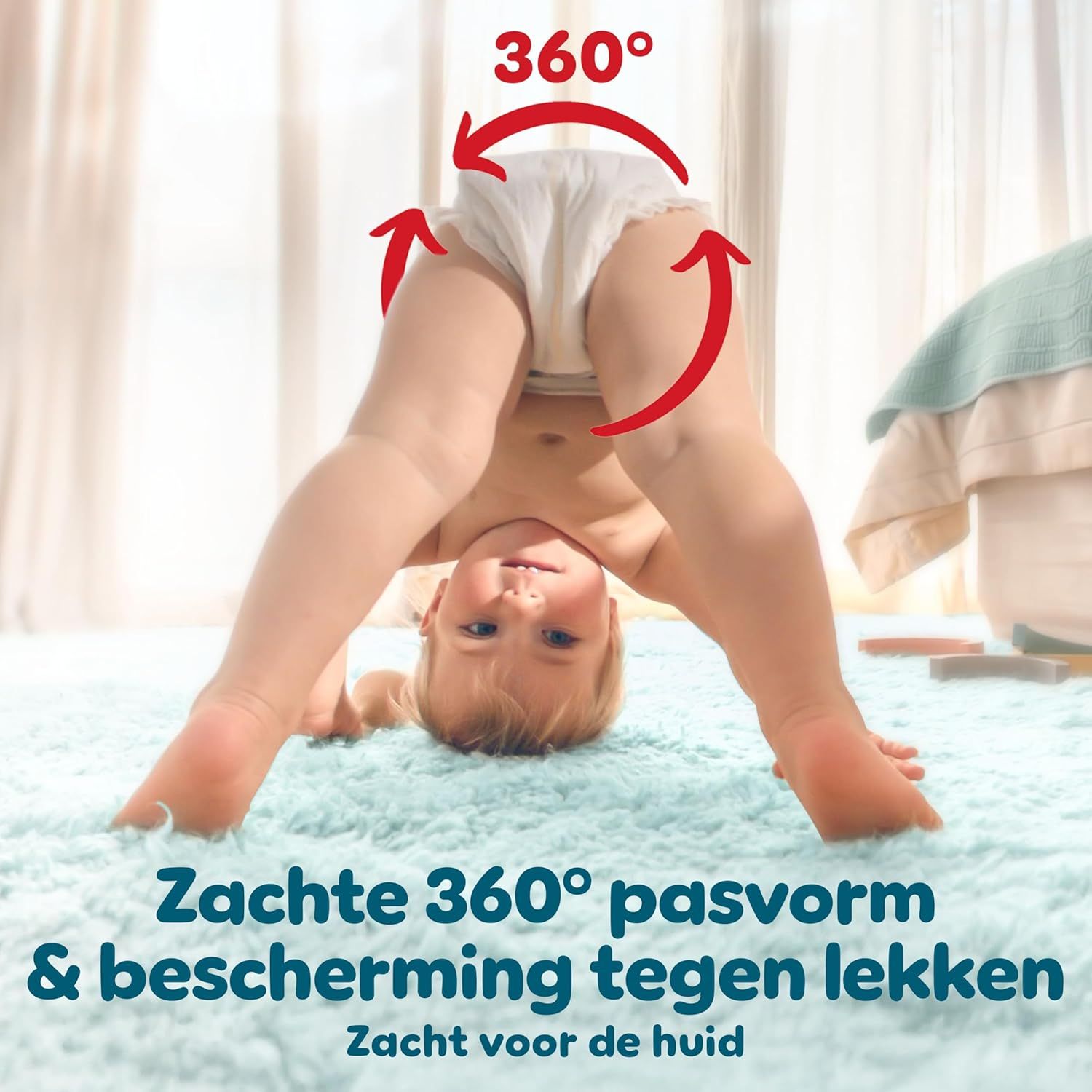 Baby in luier, 360° pasvorm en lekbescherming.
