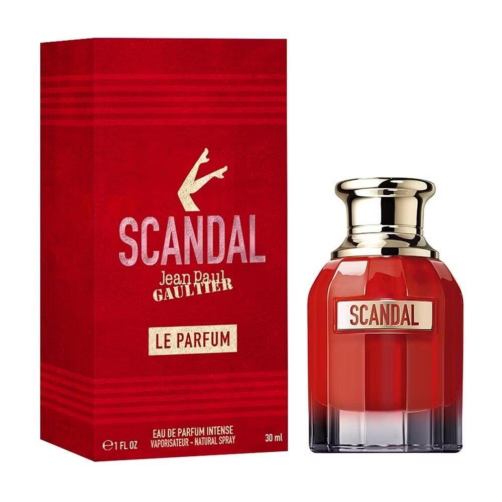 Flacon rouge, bouchon doré, emballage rouge. Inscription SCANDAL et LE PARFUM.