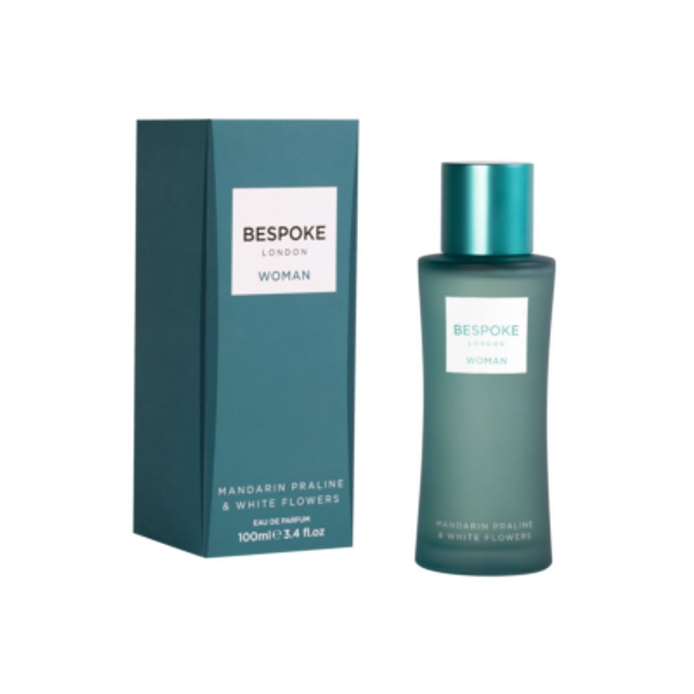 Flacon et boîte turquoise. Inscription: Bespoke London Woman, Mandarin Praline & White Flowers. 100ml.