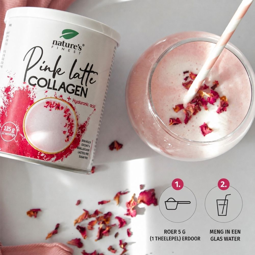 Blik Pink Collagen, glas Pink Latte, lepel met poeder, kokosstukjes.