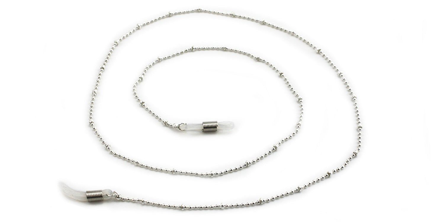 Zilverkleurige brillenketting met kogel- en schakelketting. Einden met lussen voor bevestiging aan brillenpoten.