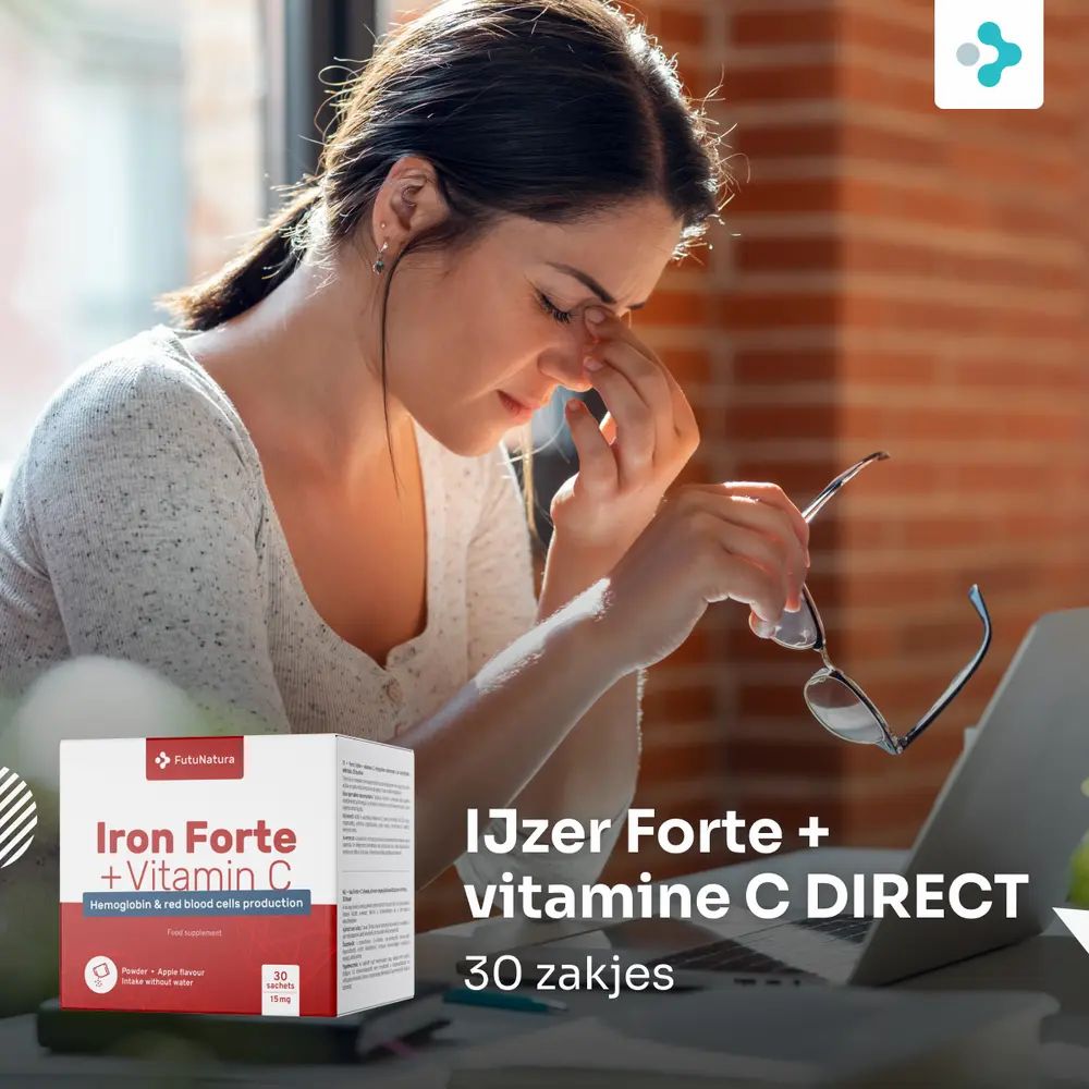 Vrouw met bril en laptop. FutuNatura IJzer Forte + Vitamine C verpakking.