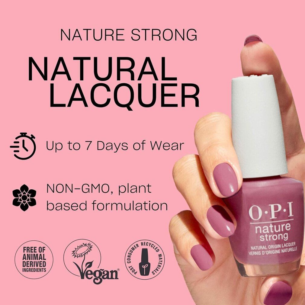 Roze nagellakfles. OPI Nature Strong, vegan, tot 7 dagen houdbaar.