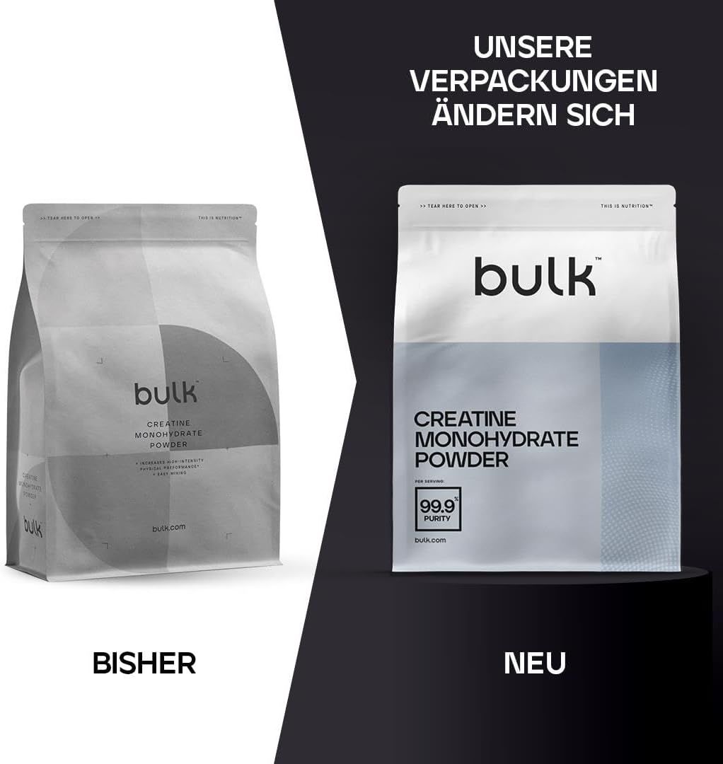 Deux sacs de poudre de monohydrate de créatine. À gauche : ancien emballage. À droite : nouvel emballage avec logo Bulk et informations.