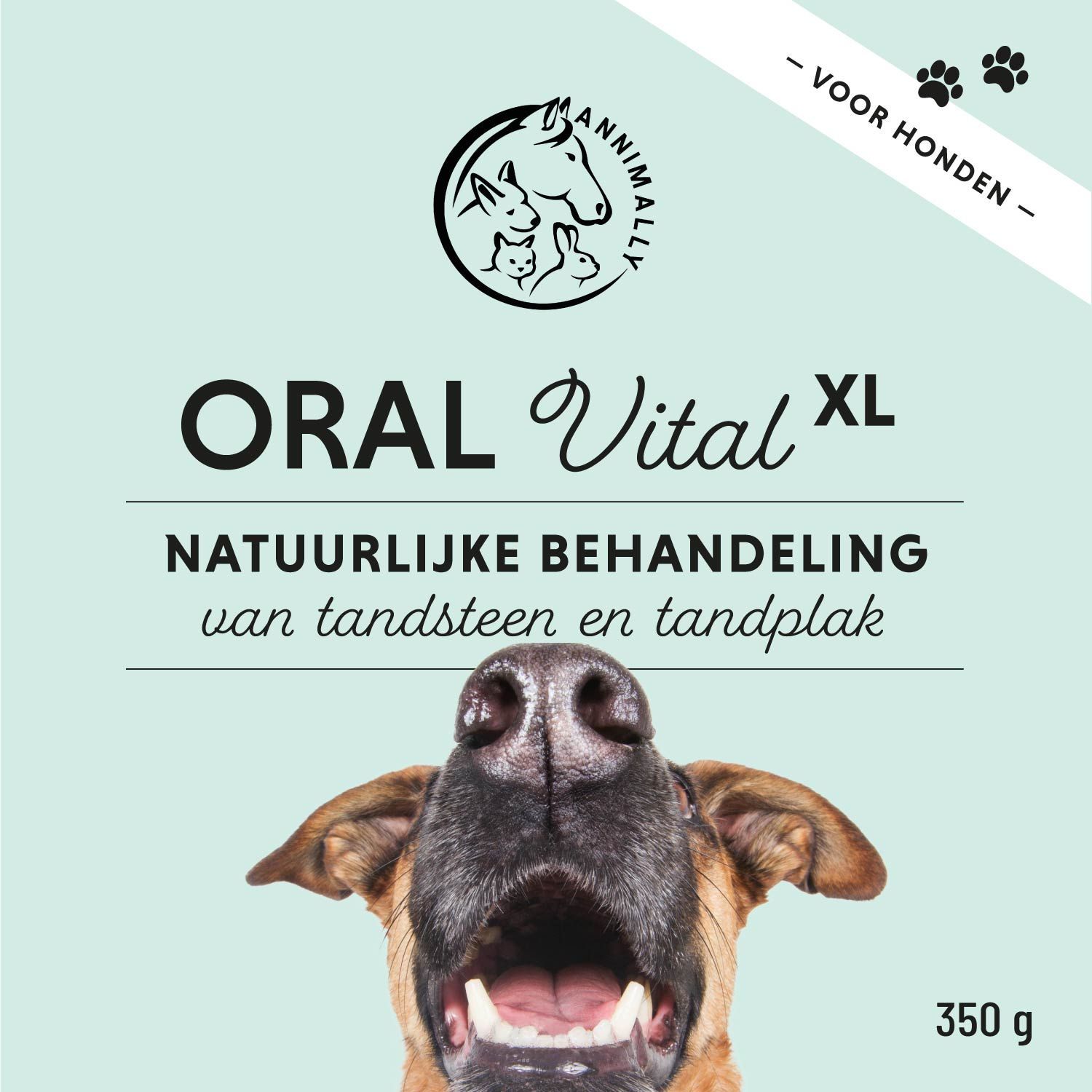 Productverpakking. Opschrift: Oral Vital XL. Natuurlijke behandeling van tandsteen en tandplak. 350 g. Logo hond en paard.