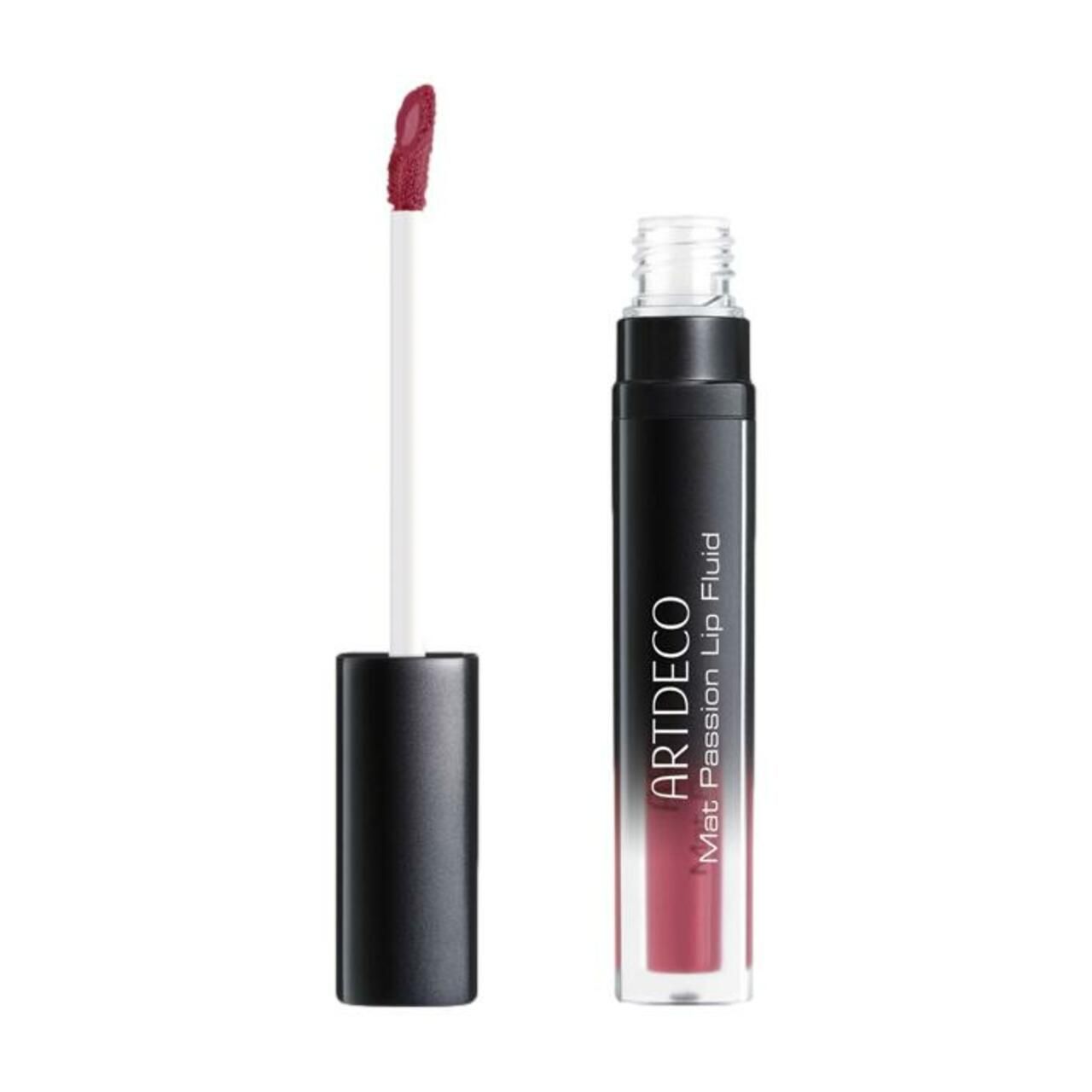 Lipfluidflesje met open dop en applicator. Zwarte dop, transparante basis. Opschrift: ARTDECO Mat Passion Lip Fluid.
