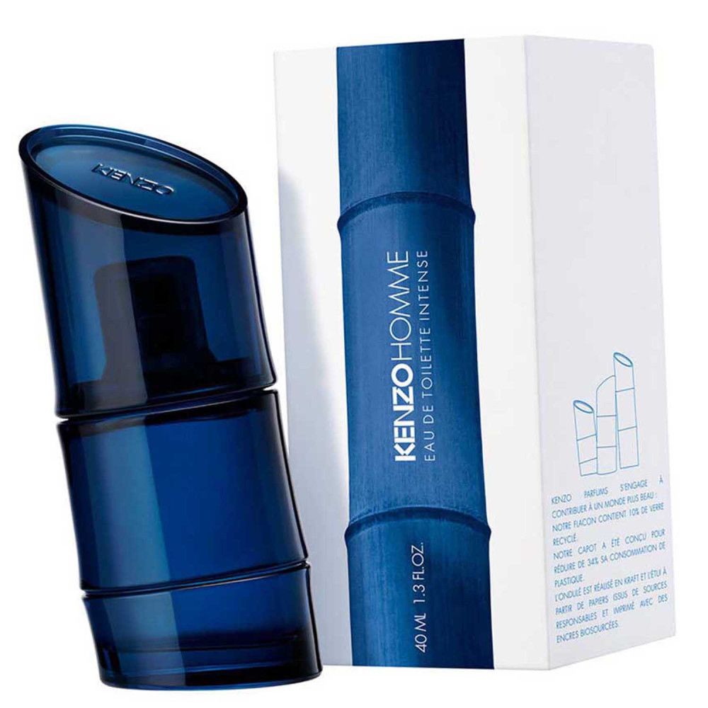 Blauwe flacon en verpakking. Tekst: Kenzo Homme Eau de Toilette Intense. 40 ml. Verpakking met bamboe-ontwerp.