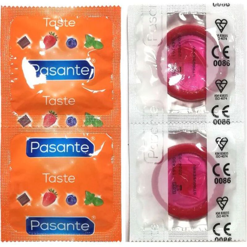 Deux paquets de préservatifs. Inscription "Pasante Taste". Motifs fraise et chocolat. Préservatifs emballés individuellement.