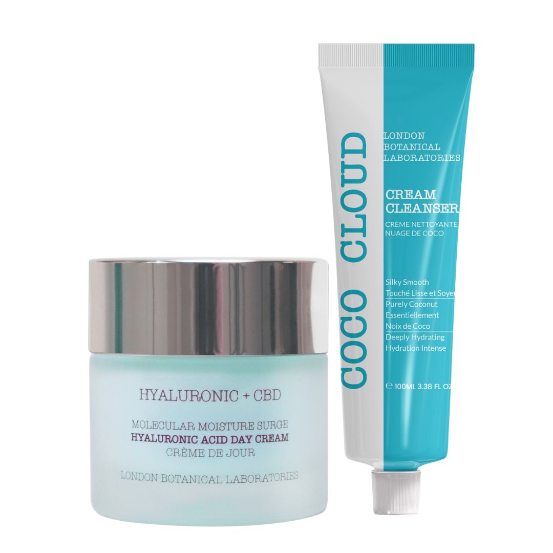 Deux produits cosmétiques : une crème et un nettoyant. Inscriptions : Coco Cloud, Hyaluronic + CBD, London Botanical Laboratories.
