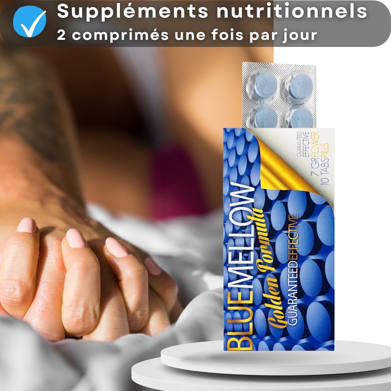 Emballage et comprimés. Inscription: BLUE MELLOW Golden Formula. 7 GR POWER, 10 TABS/PILLS. Couple au lit.