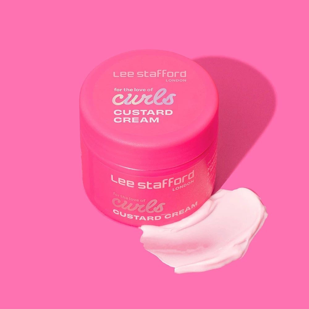 Lee Stafford Curls Custard Cream met een beetje crème.