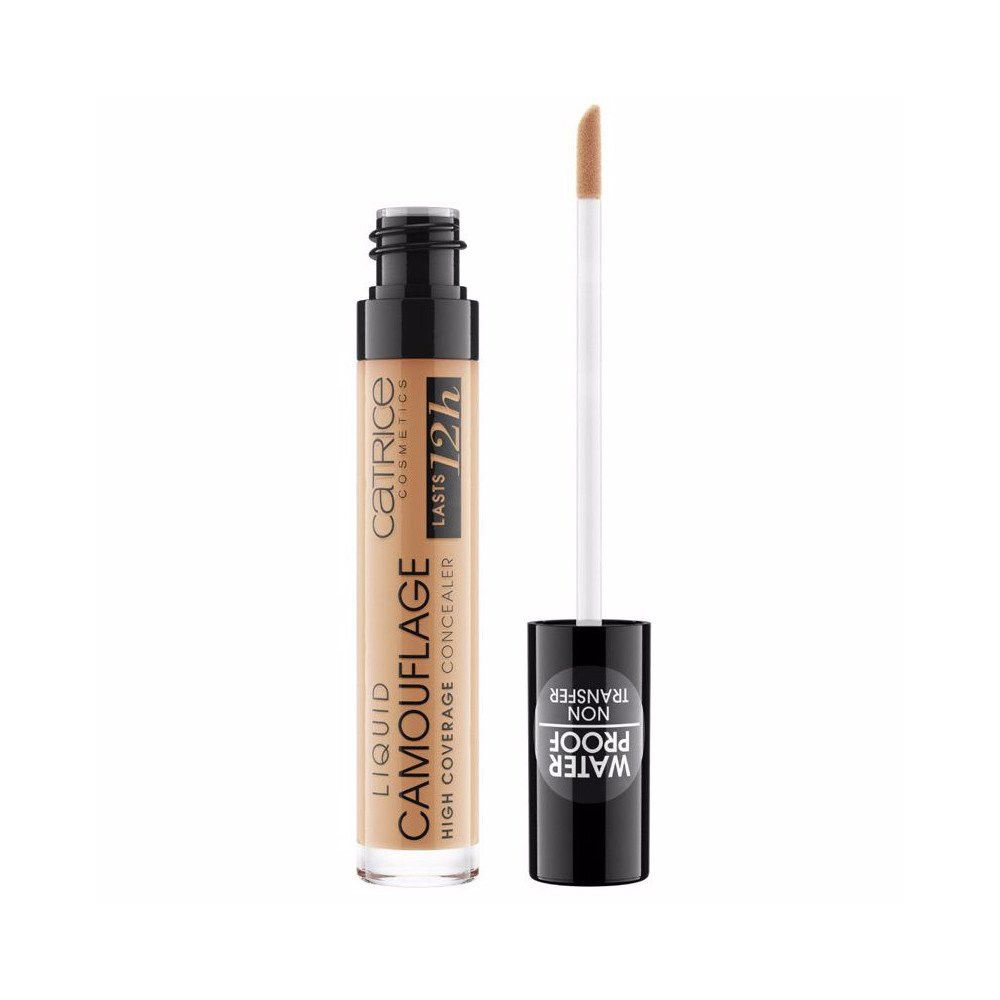Tube de correcteur avec applicateur. Inscription : CATRICE, LIQUID CAMOUFLAGE, HIGH COVERAGE CONCEALED. Texte : LASTS 72H, WATER PROOF, NON TRANSFER.