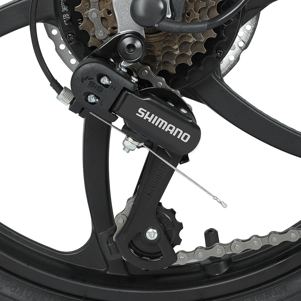 Close-up van de Shimano-versnelling van de PVY Z20 Pro e-bike. 6-versnellingssysteem.