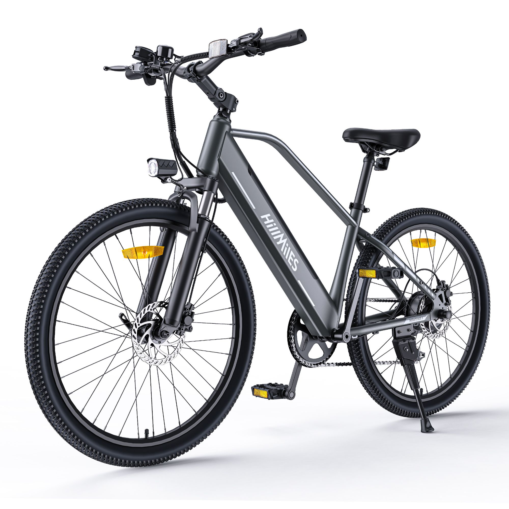 Grijze e-bike met zwarte banden. Zichtbare onderdelen: koplamp, zadel, pedalen, HILLMILES logo.