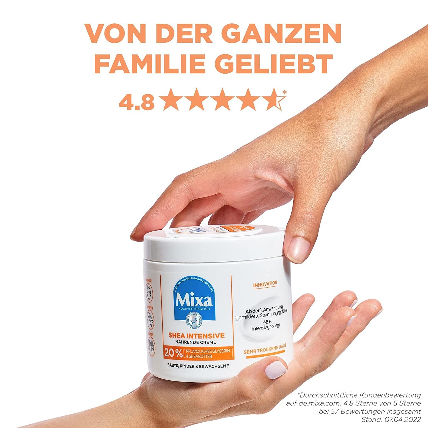 Handen houden Mixa crème pot. Tekst: Geliefd door de hele familie. 4.8 sterren beoordeling.
