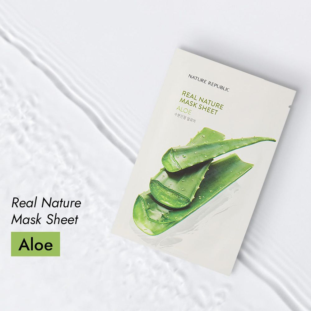 Doekmasker met aloë vera. Verpakking met productnaam en aloë verabladeren. Merk: NATURE REPUBLIC. Tekst: Real Nature Mask Sheet Aloe.
