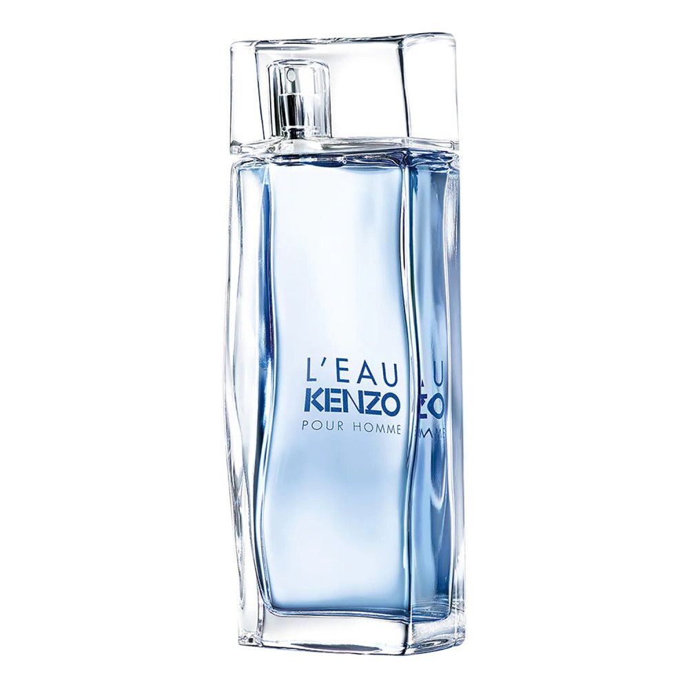 Kenzo L'Eau Kenzo Pour Homme fles. Rechthoekige vorm. Blauwe inhoud. Verstuiver. Tekst L'EAU KENZO POUR HOMME.