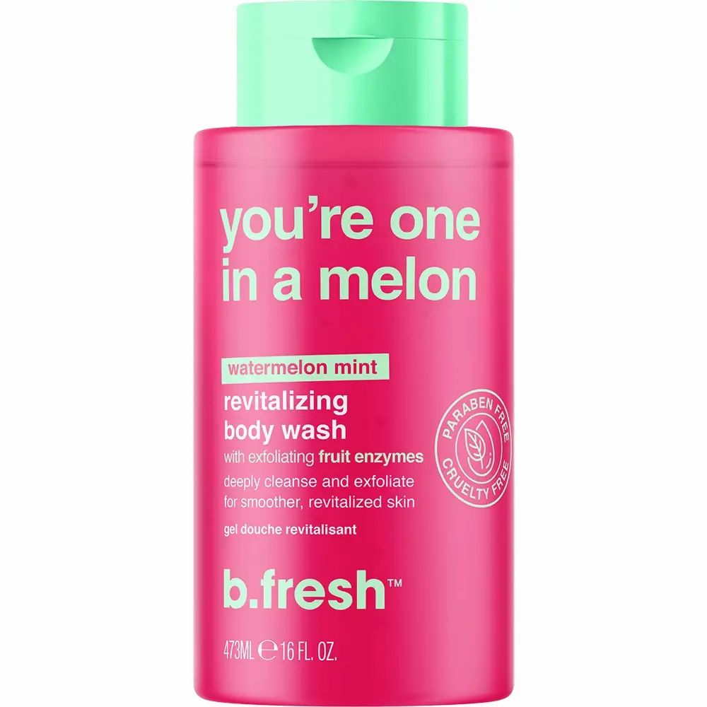 Roze douchegel fles met groene dop. Tekst: "you're one in a melon", "revitalizing body wash", "b.fresh". Parabenenvrij, dierproefvrij.