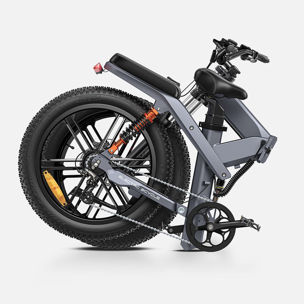 Vélo électrique pliable gris. Pneus, selle et guidon noirs. Marque ENGWE. Vue latérale.