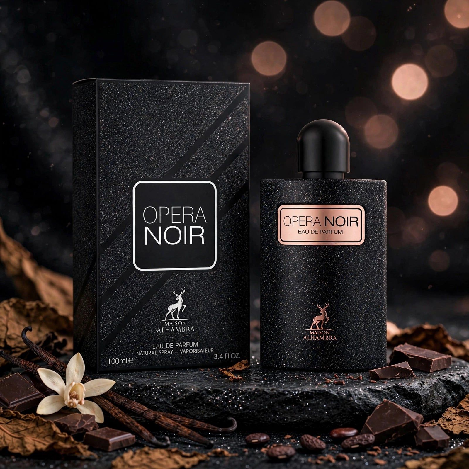 Flacon de parfum noir avec inscription dorée et boîte assortie. Décoré de vanille et de chocolat.