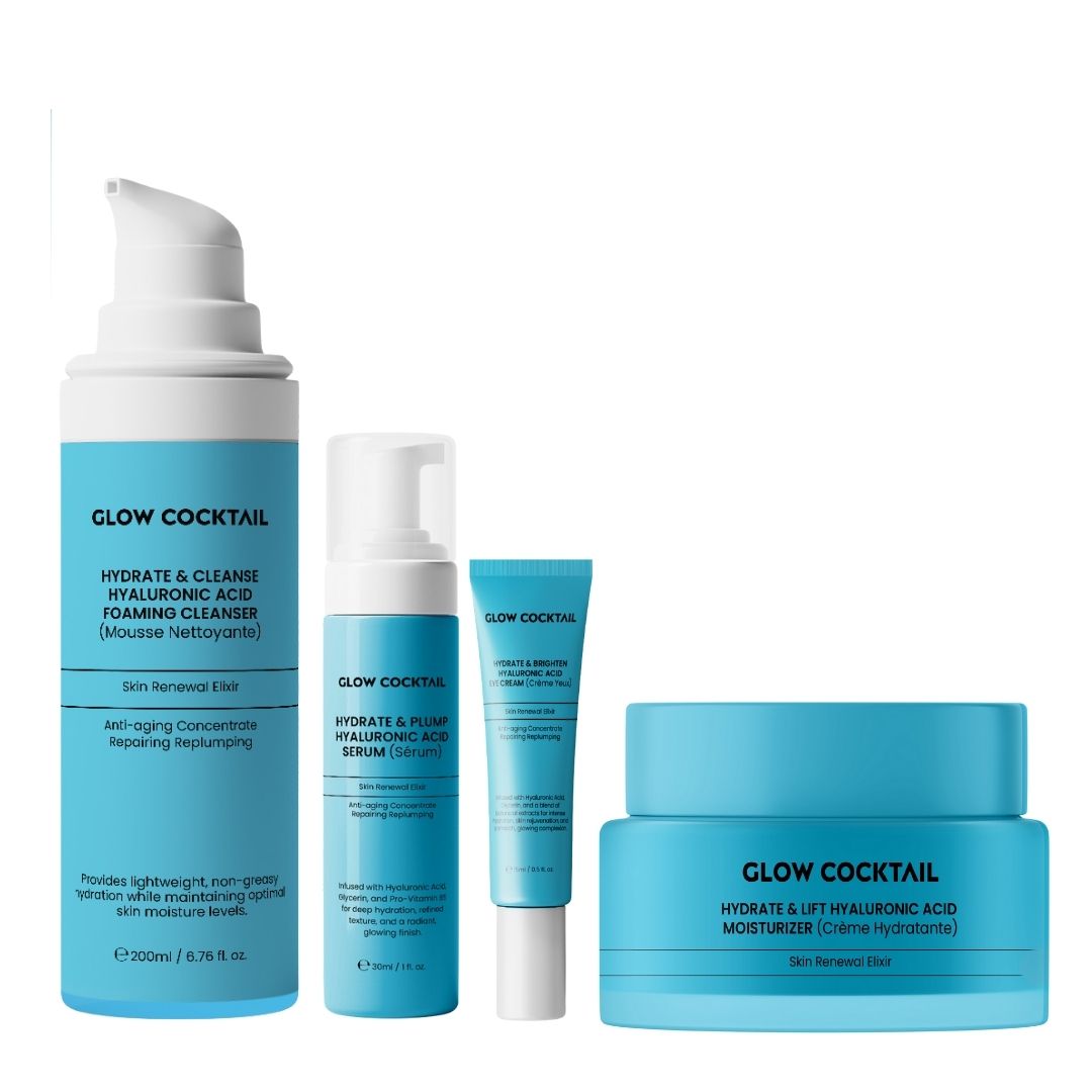 Ensemble de quatre produits de soin de la peau. Comprend une bouteille, un flacon pulvérisateur, un tube et un pot. Tous sont bleu clair et blanc.