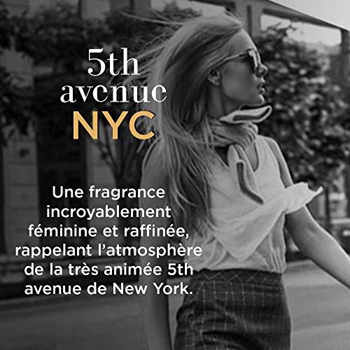 Advertentie met een vrouw. Tekst: 5th Avenue NYC. Een ongelooflijk vrouwelijke en verfijnde geur, die doet denken aan de sfeer van de 5th Avenue.