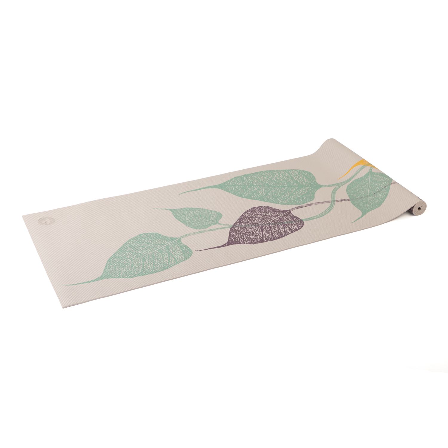 Yogamat met bladerenpatroon, gedeeltelijk opgerold. Beige basis, groene, paarse en gele bladeren.