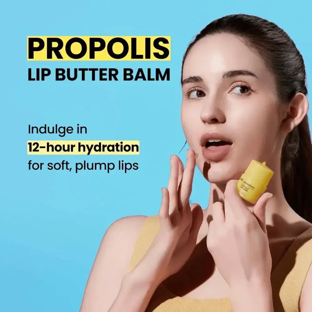 Femme avec baume à lèvres jaune. Texte: PROPOLIS LIP BUTTER BALM. Indulge in 12-hour hydration for soft, plump lips.