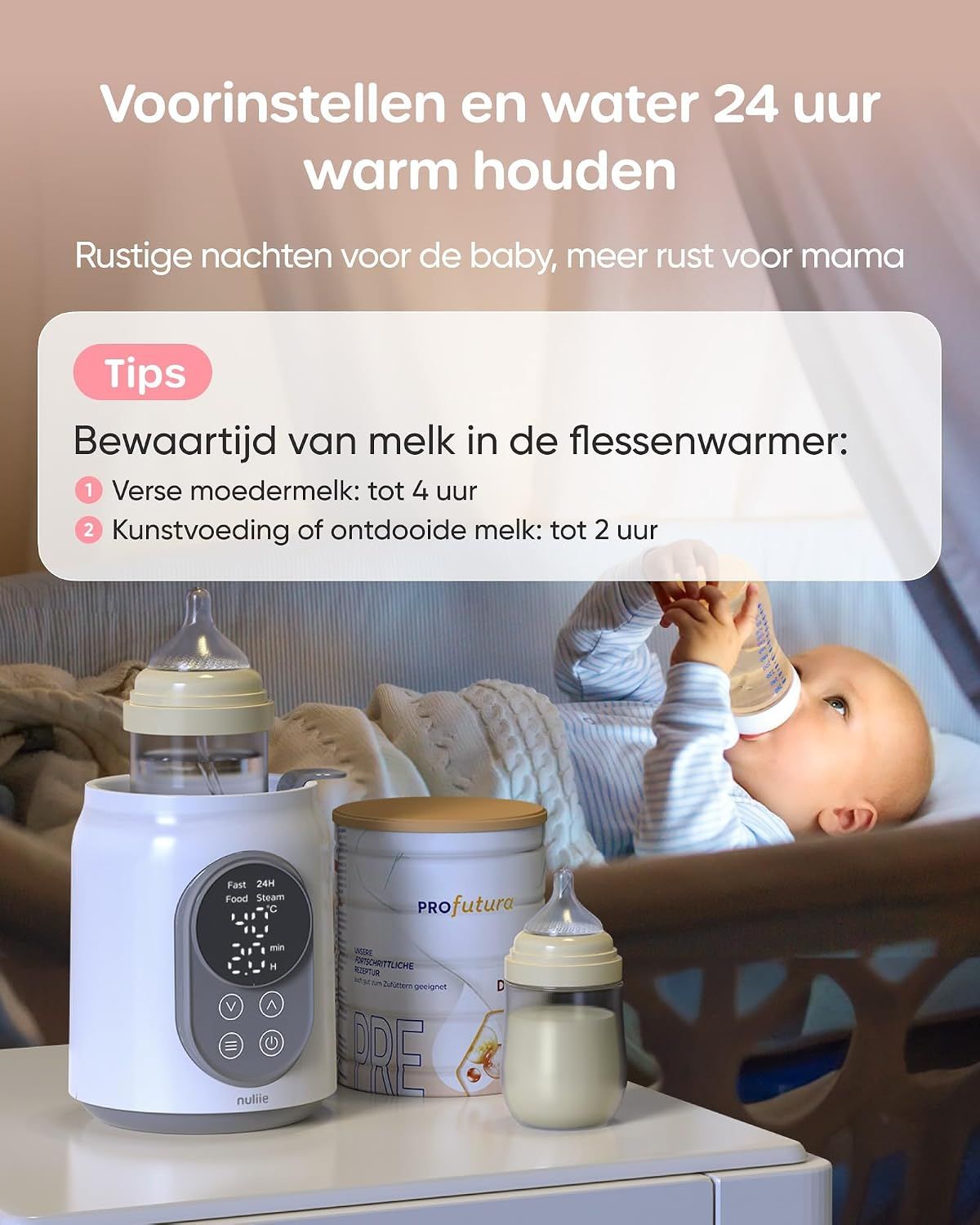 Een witte flessenwarmer met digitaal display, ernaast een blik melkpoeder en een babyfles.