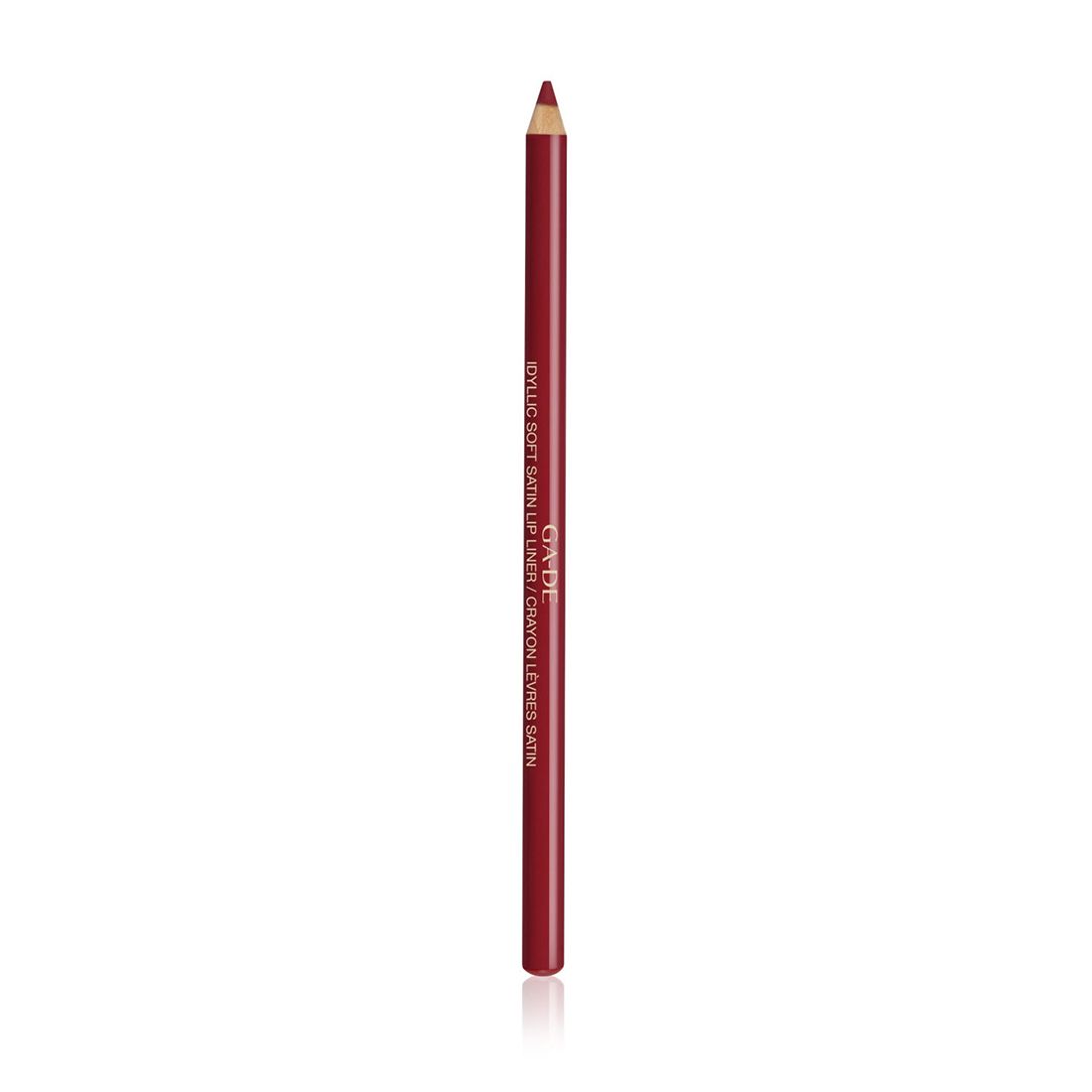 Ga-De Idyllic Soft Satin Lip Liner. Rode lipliner potlood. Opschrift: "STYLO SOFT SATIN LIP LINER / CRAYON LEVRES SATIN".