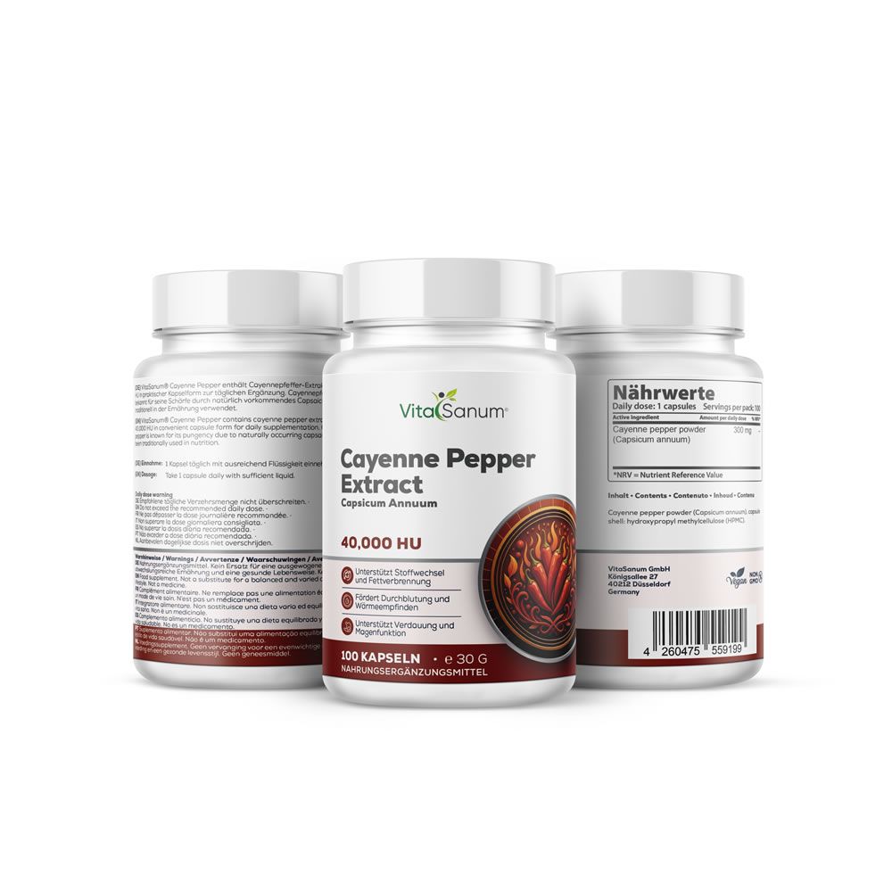 Trois flacons blancs de gélules. Inscription: VitaSanum, Cayenne Pepper Extract, 40 000 HU. Illustration de piment rouge. 100 gélules. Texte au dos.