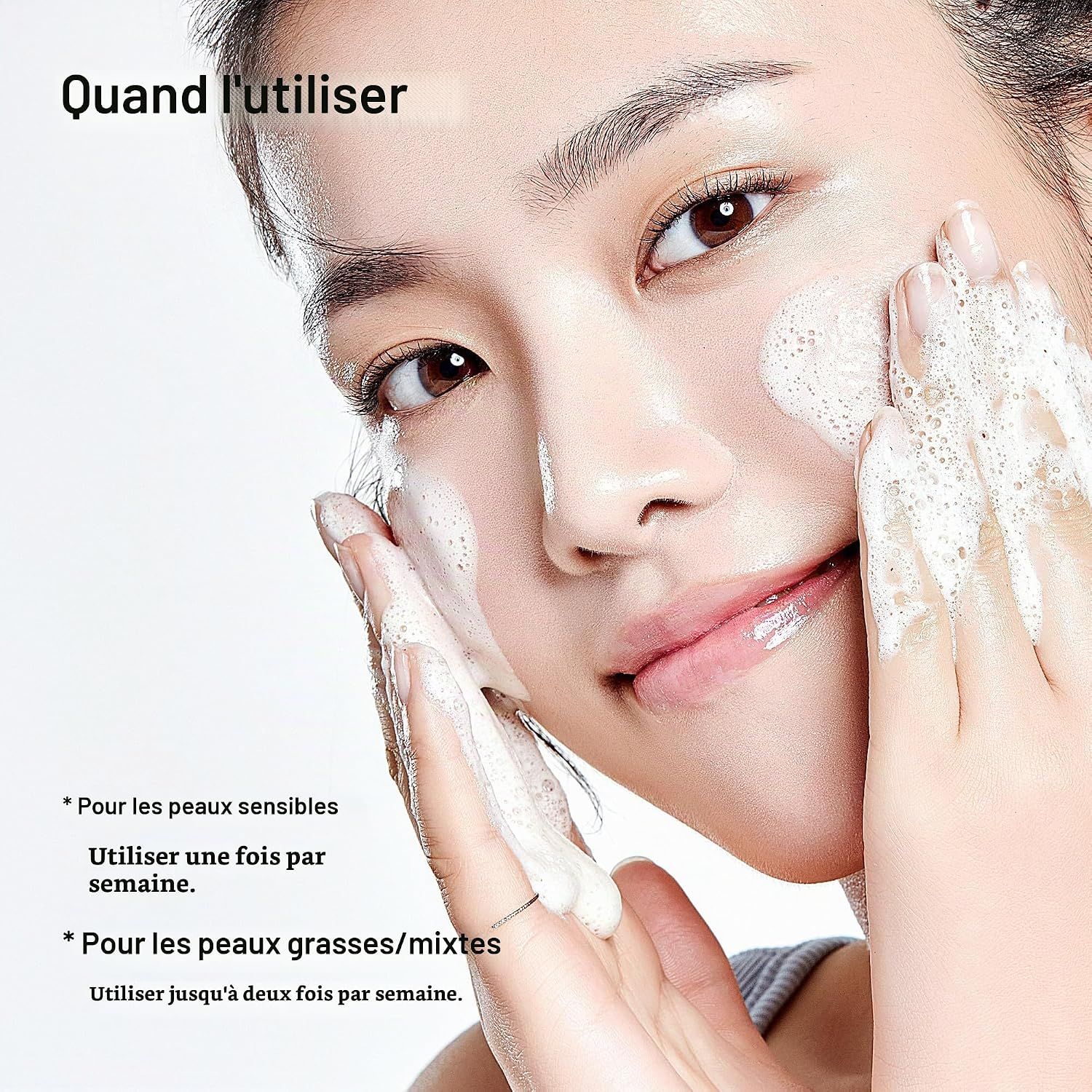 Femme appliquant le ANUA Heartleaf LHA Moisture Peeling Gel