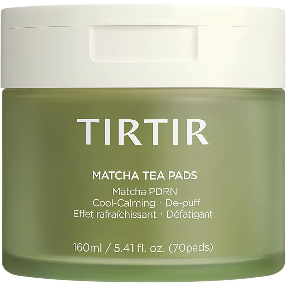TIRTIR Matcha Tea Pads : Pot vert avec couvercle blanc, étiqueté avec les informations produit.