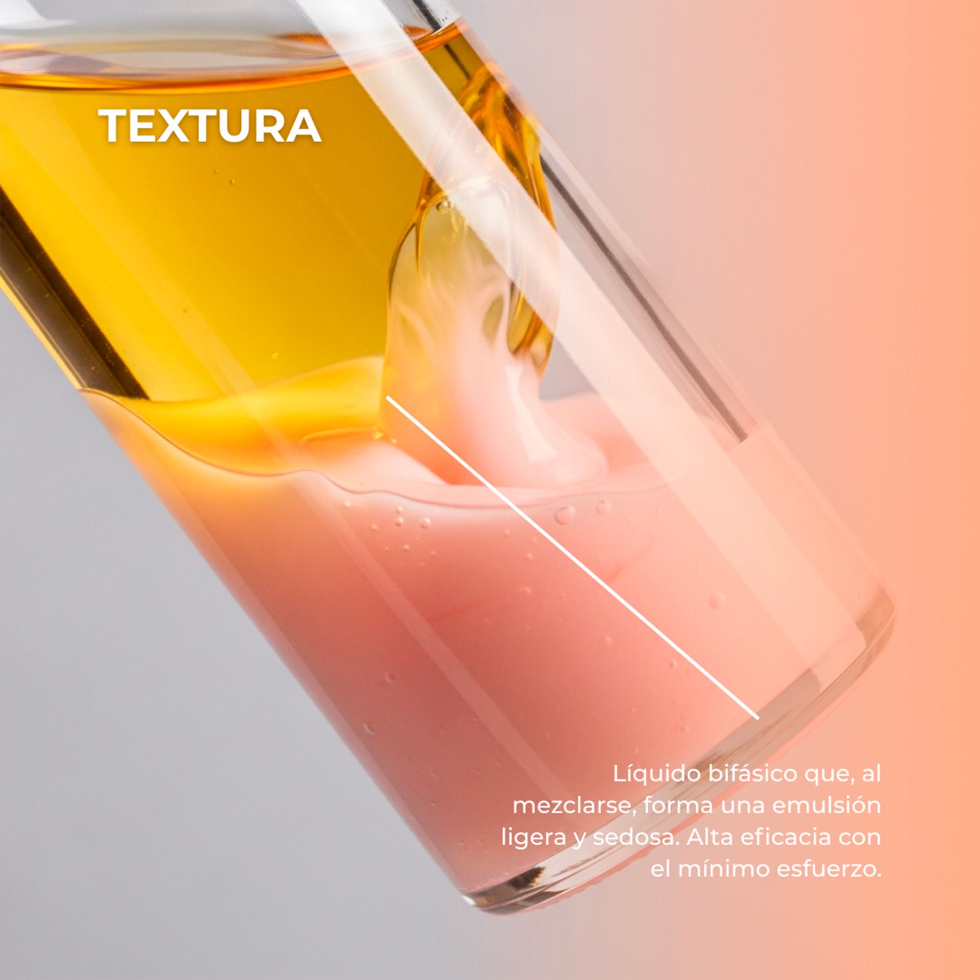 Close-up van de tweefasige textuur van de make-up remover. Vloeistof met roze en gele lagen.