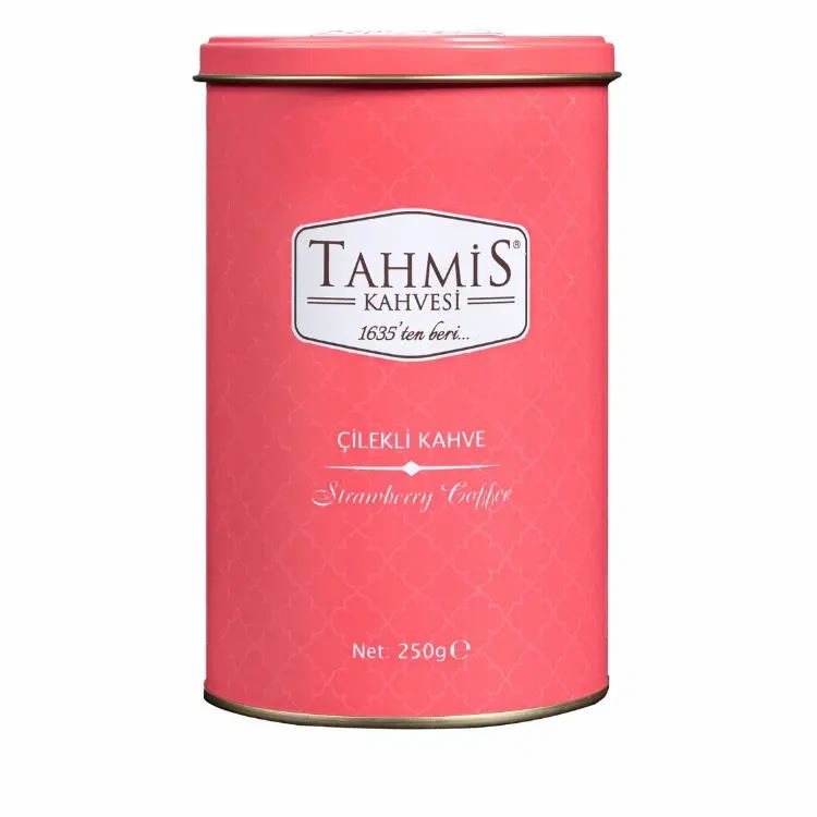 Rode blik 'Tahmis Kahvesi'. Tekst: 'Çilekli Kahve Strawberry Coffee'. Netto gewicht 250g.