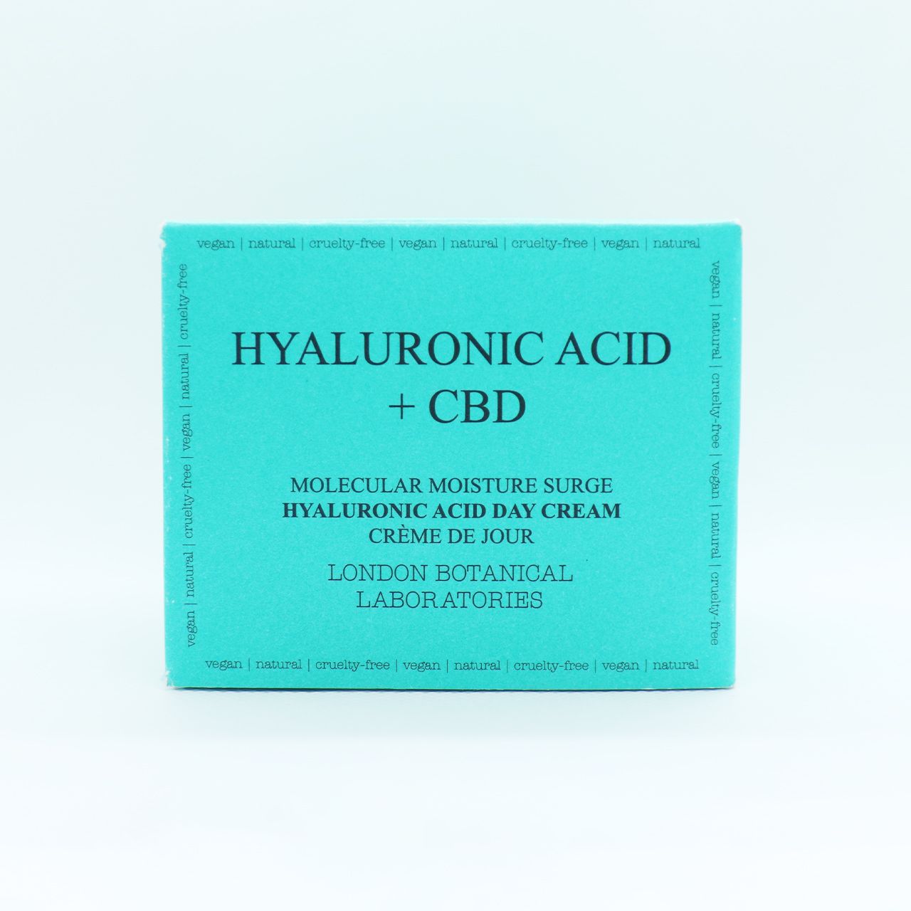 Turquoise doos met opschrift Hyaluronic Acid + CBD. Tekst: Molecular Moisture Surge Hyaluronic Acid Day Cream Crème de Jour. London Botanical Laboratories.