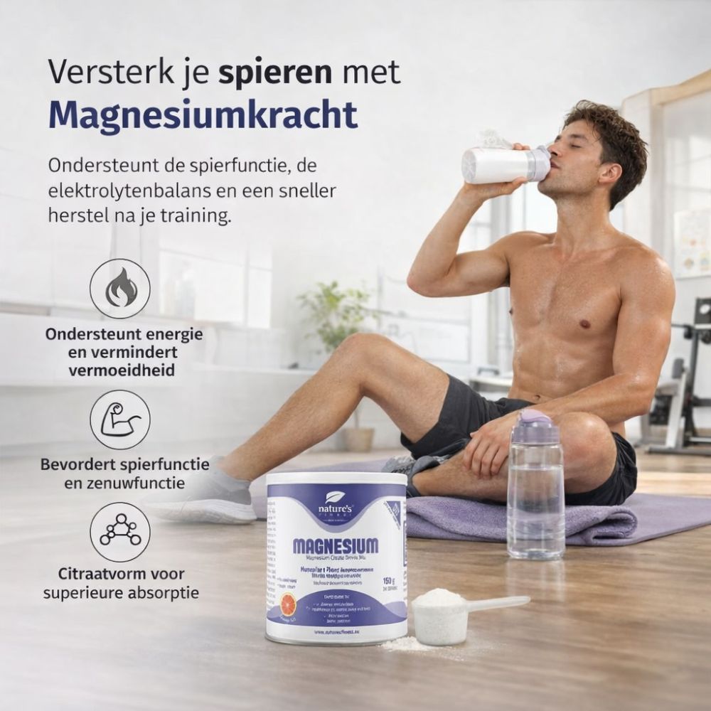 Man drinkt uit een fles. Magnesiumbus, maatlepel. Tekst: Versterk je spieren met magnesiumkracht.