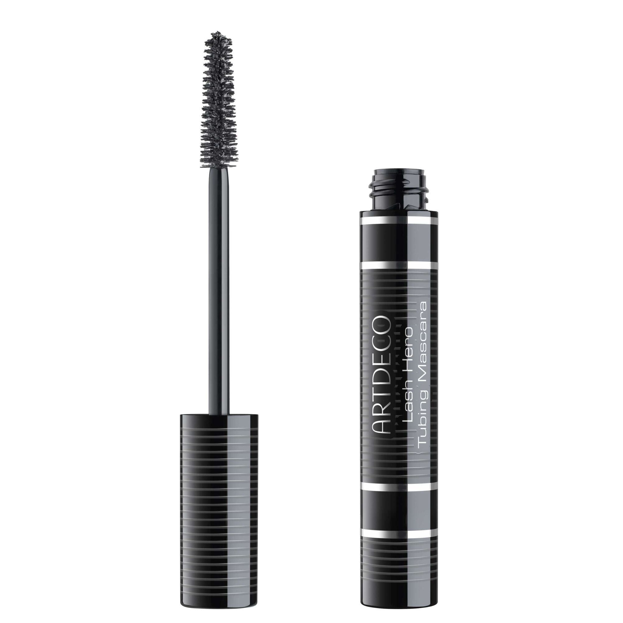 Open mascarahuls met borstel. Zwarte huls met zilveren strepen. Tekst: Artdeco Lash Hero Tubing Mascara.