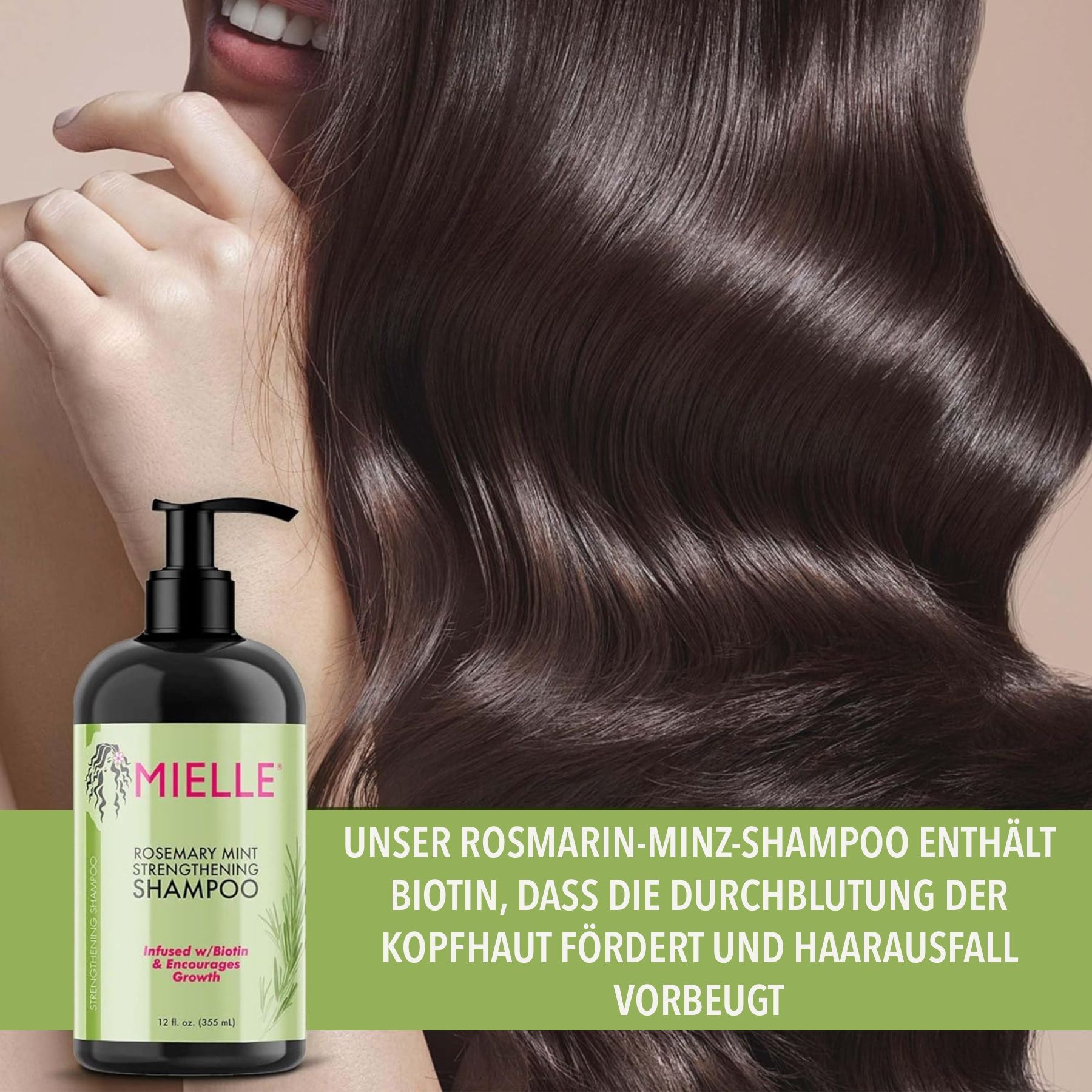 Bouteille verte avec bouchon pompe noir. Texte: Mielle, Rosemary Mint Strengthening Shampoo. À côté de cheveux longs et brillants.