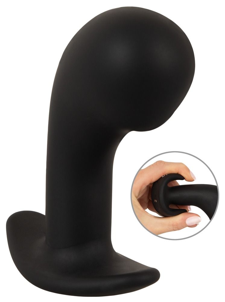 Zwarte prostaat vibrator met close-up van een hand die het flexibele uiteinde buigt.